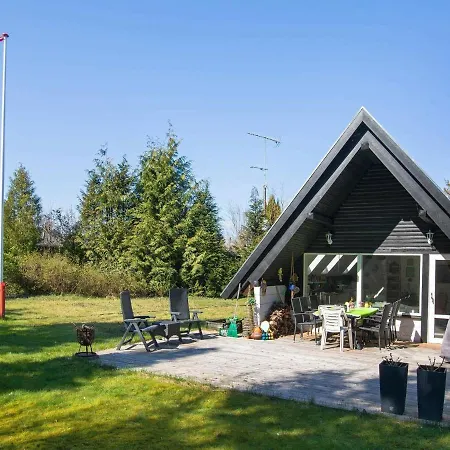 Holiday V Holiday home